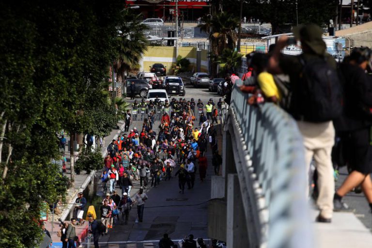 PRESIDENTE NORTE-AMERICANO CONFIRMA ACORDO COM MÉXICO SOBRE ASILO DE MIGRANTES