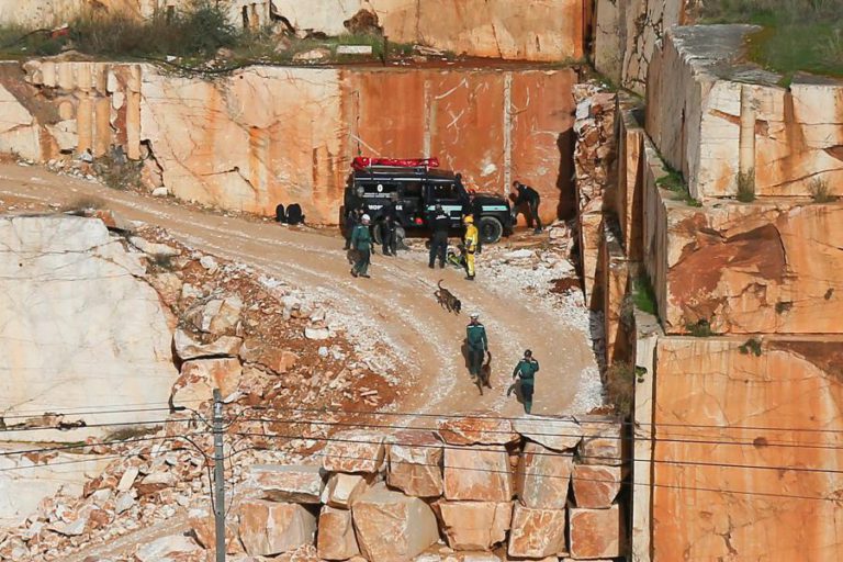 POPULAÇÃO E INVESTIGADOR AVISAM PARA OUTRAS ESTRADAS EM RISCO