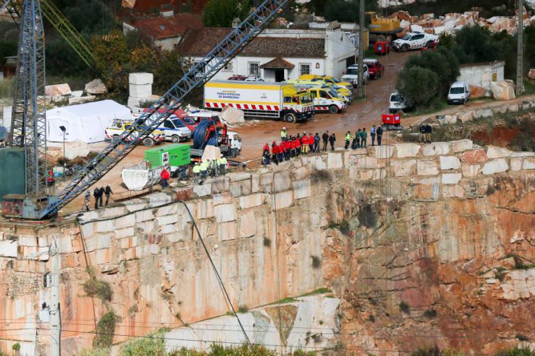 RESGATADOS CORPOS DE DOIS DOS TRÊS DESAPARECIDOS EM BORBA