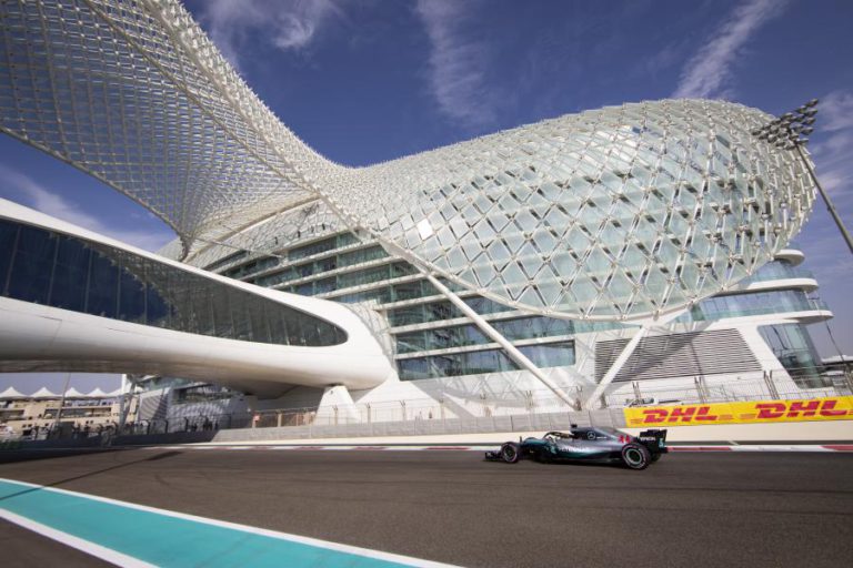 LEWIS HAMILTON SELOU 83.ª ‘POLE’ DA CARREIRA NA FÓRMULA 1 EM ABU DHABI