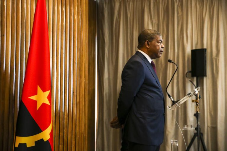 REFORMAS SÃO POSITIVAS MAS ANGOLA CONTINUA VULNERÁVEL A CURTO E MÉDIO PRAZO