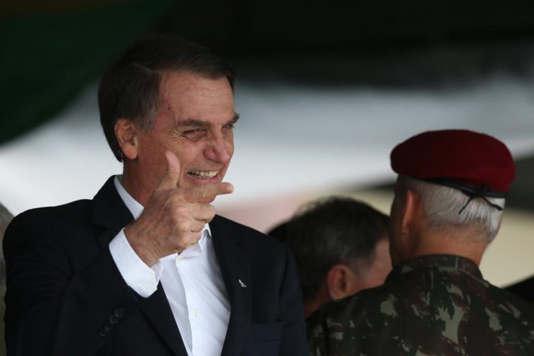 BOLSONARO DIZ QUE ‘MAIS MÉDICOS’ ERA PRETEXTO DO PT PARA FINANCIAR DITADURA CUBANA