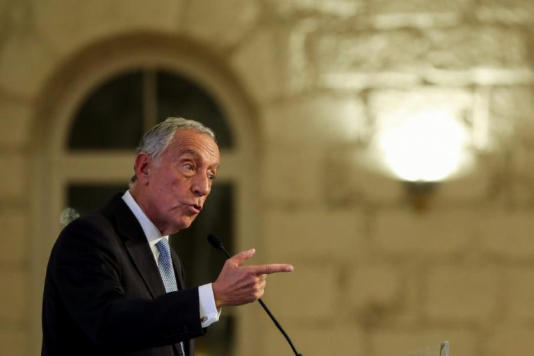 MARCELO DEFENDE QUE TEM DE APRECIAR ORÇAMENTO ANTES DO DECRETO SOBRE PROFESSORES