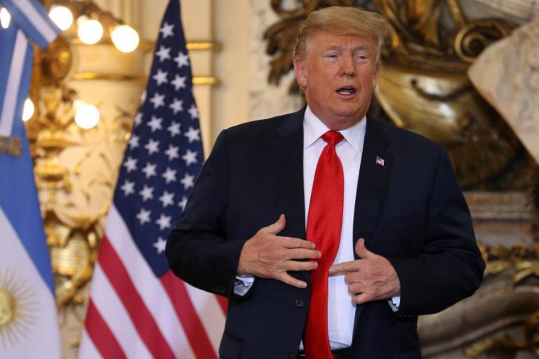 TRUMP DEFENDE-SE DE ACUSAÇÕES EM TORNO DE PROJETO IMOBILIÁRIO NA RÚSSIA