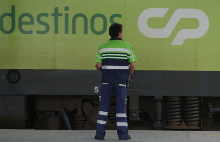CP LANÇA EM 7 DE JANEIRO CONCURSO PÚBLICO PARA COMPRAR 22 COMBOIOS