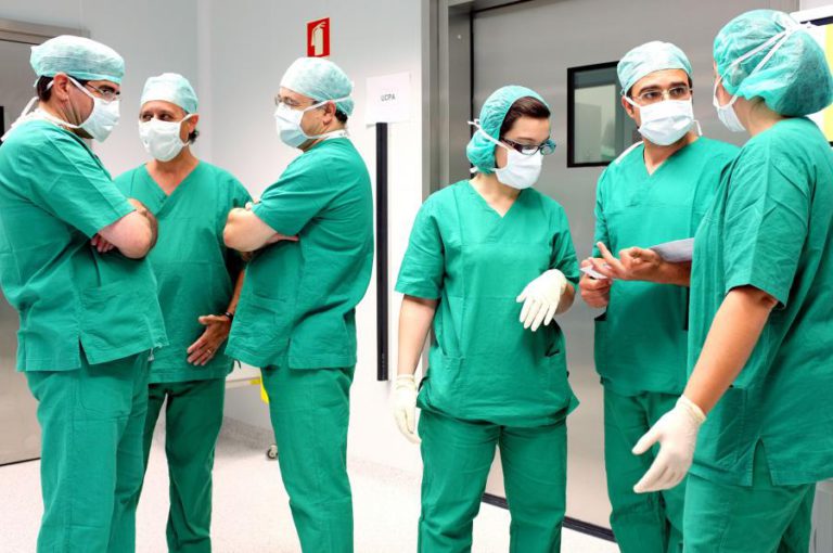 FALTA SUBSTITUIR CEM DOS 8.300 MÉDICOS CUBANOS QUE DEIXARAM O BRASIL