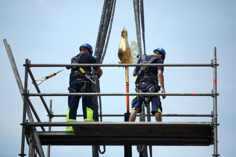 CUSTO HORÁRIO DA MÃO-DE-OBRA SOBE NO TERCEIRO TRIMESTRE NA ZONA EURO E UE