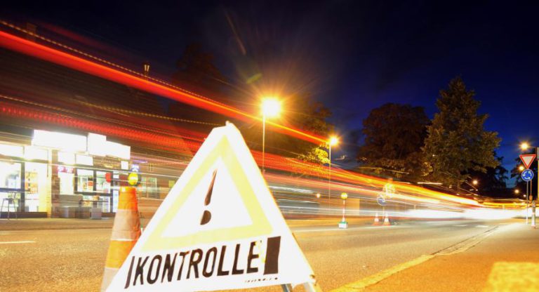 POLÍCIA ALEMÃ REFORÇA CONTROLO DE POSTOS FRONTEIRIÇOS COM A FRANÇA