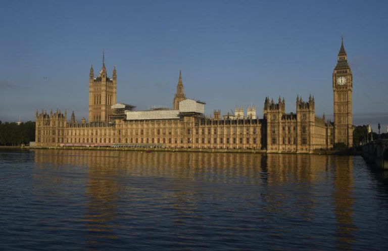 PARLAMENTO BRITÂNICO APROVA MOÇÃO QUE ACUSA GOVERNO DE DESRESPEITO
