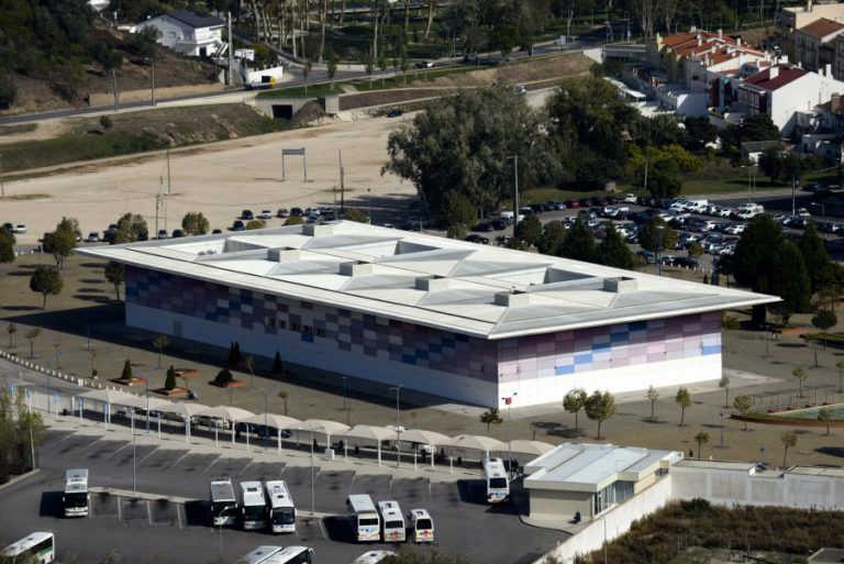 UTENTES DO OESTE RECLAMAM PASSE IGUAL AO DA ÁREA METROPOLITANA DE LISBOA