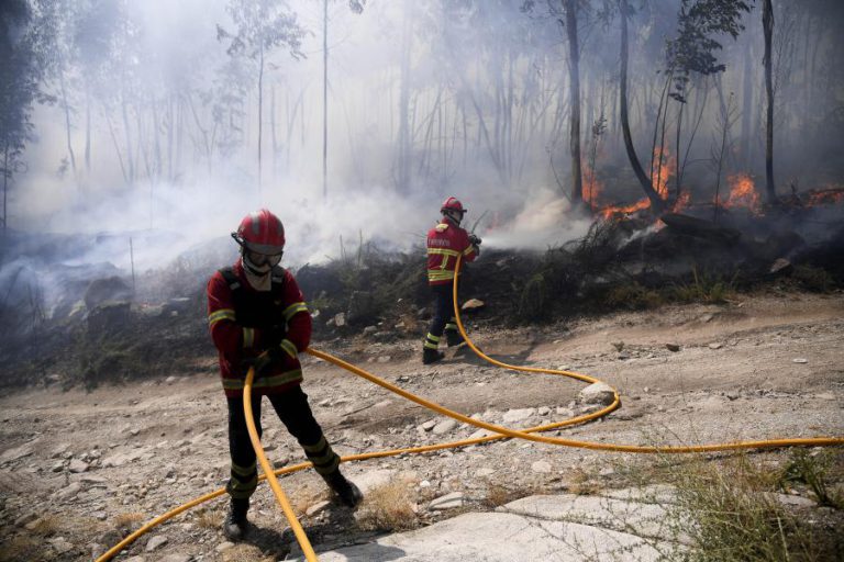 BOMBEIROS VOLUNTÁRIOS ABANDONAM ESTRUTURA DA ANPC EM PROTESTO CONTRA DIPLOMA DO GOVERNO