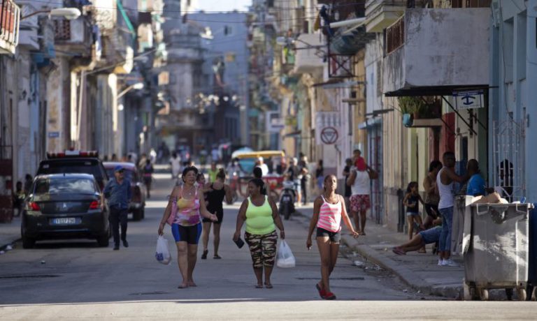 CUBA VAI DISPONIBILIZAR ACESSO TOTAL À INTERNET AOS SEUS CIDADÃOS NOS TELEMÓVEIS