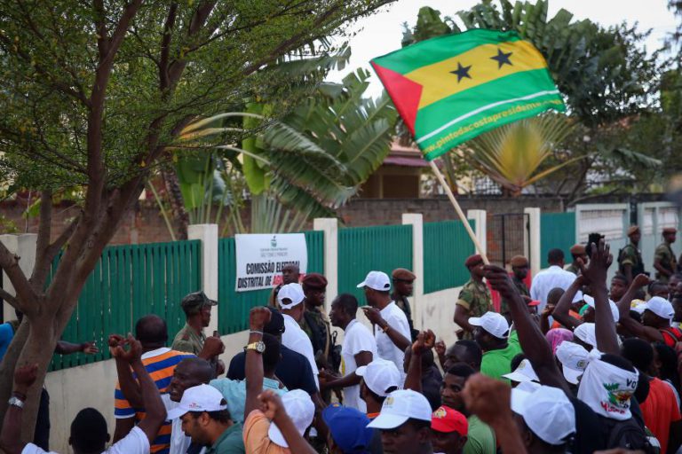PARLAMENTO DE SÃO TOMÉ E PRÍNCIPE APROVA PROGRAMA DE GOVERNO SEM VOTAÇÃO