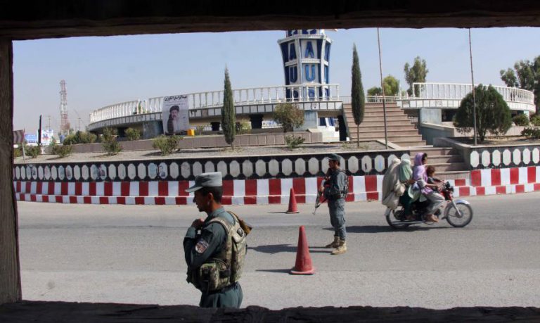 EMIRADOS DIZEM QUE TALIBÃS AFEGÃOS E ESTADOS UNIDOS TIVERAM CONVERSAÇÕES “POSITIVAS”