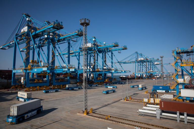 PEQUIM ANUNCIA SUSPENSÃO DE SOBRETAXAS ADUANEIRAS SOBRE VEÍCULOS NORTE-AMERICANOS