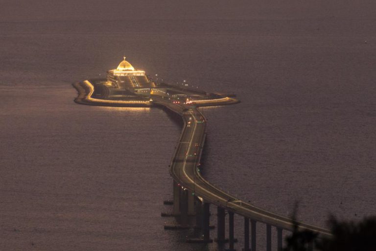 PONTE “PSICOLÓGICA” UNE MACAU E HONG KONG À CHINA COMUNISTA MAS USO É “POUCO”