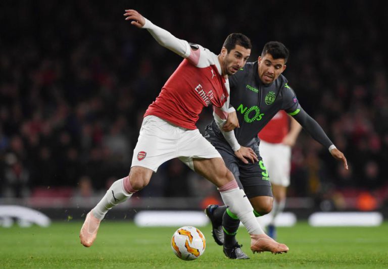 MKHITARYAN DESFALCA ARSENAL DURANTE SEIS SEMANAS DEVIDO A FRATURA NO PÉ DIREITO