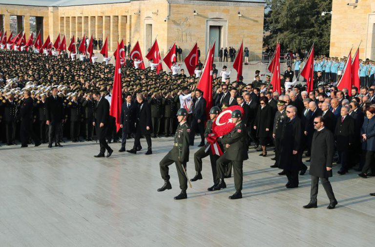 PROCURADORES TURCOS PEDEM CONDENAÇÃO A 15 ANOS DE PRISÃO PARA CINCO JORNALISTAS