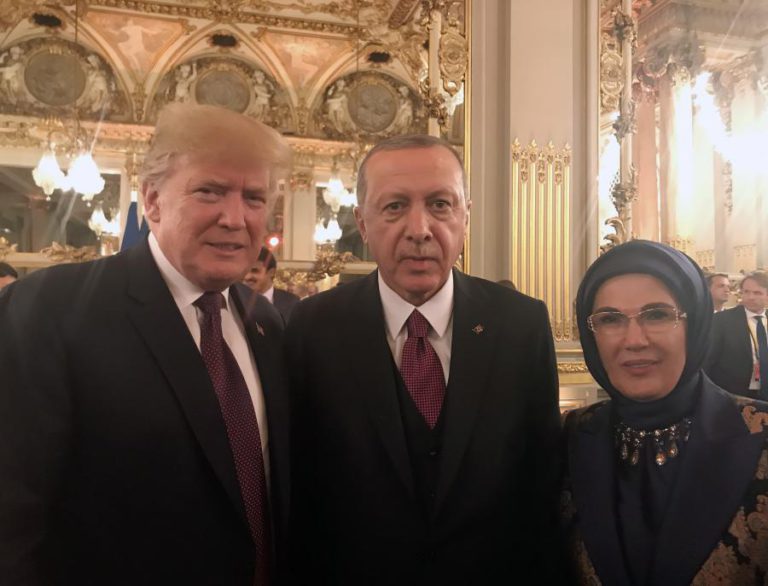 TRUMP FALOU COM ERDOGAN SOBRE RETIRADA “LENTA E ALTAMENTE COORDENADA” DA SÍRIA