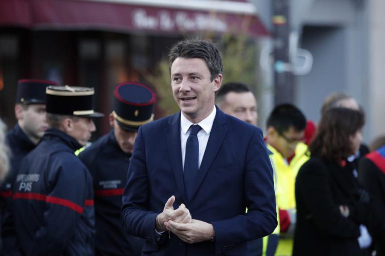 FRANÇA APELA A ‘COLETES AMARELOS’ QUE NÃO SE MANIFESTEM NO SÁBADO