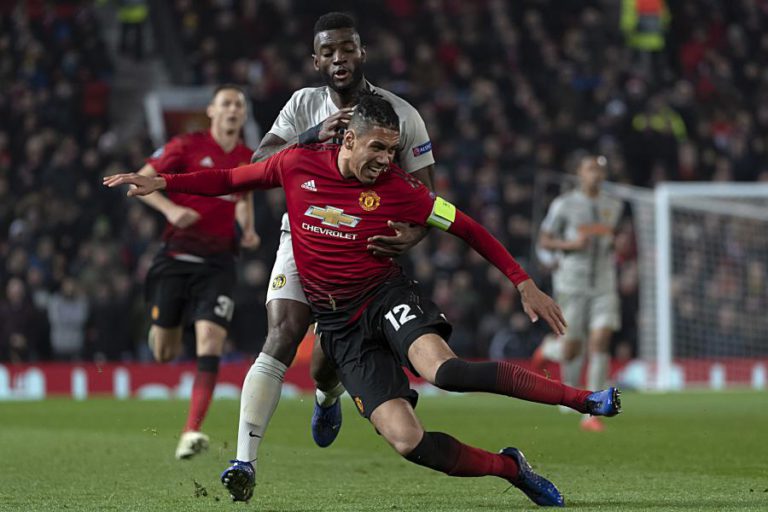 SMALLING PROLONGA CONTRATO COM MANCHESTER UNITED ATÉ 2022