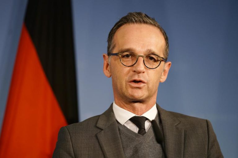 MNE ALEMÃO DIZ QUE EM DEMOCRACIA NÃO HÁ LUGAR PARA A VIOLÊNCIA