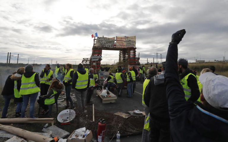 “COLETES AMARELOS” CANCELAM REUNIÃO COM GOVERNO FRANCÊS POR “RAZÕES DE SEGURANÇA”