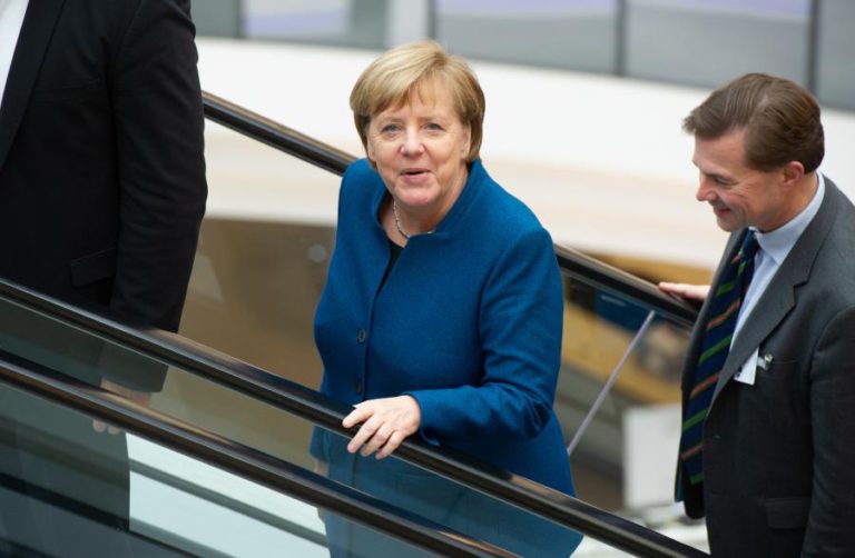CDU ESCOLHE HOJE EM CONGRESSO SUCESSOR DE ANGELA MERKEL