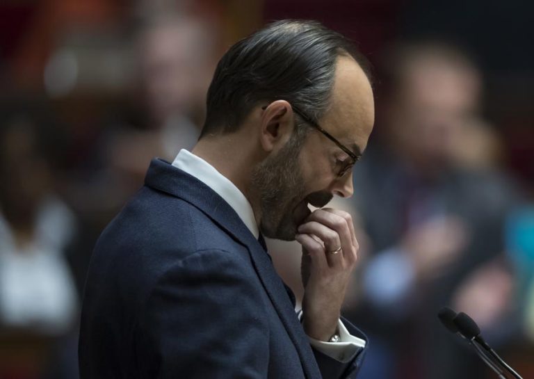 PRIMEIRO-MINISTRO FRANCÊS DIZ QUE É PRECISO “RECUPERAR A UNIDADE NACIONAL”