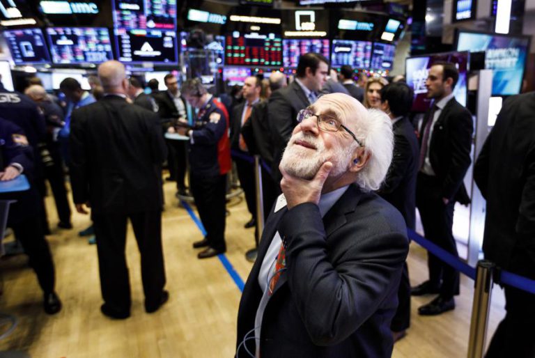 BOLSA DE NOVA IORQUE MANTÉM TENDÊNCIA NEGATIVA DA SEMANA ANTERIOR