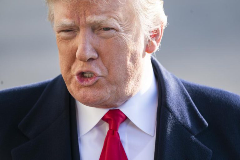 TRUMP ATACA PROCURADOR ESPECIAL MUELLER NO DIA DE REVELAÇÕES SOBRE CASO RUSSO