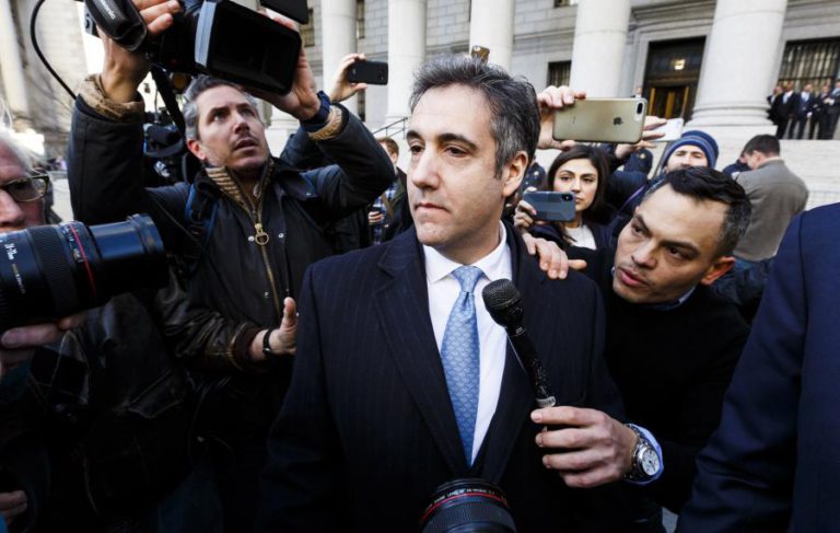 EX-ADVOGADO PESSOAL DE TRUMP MICHAEL COHEN CONDENADO A TRÊS ANOS DE PRISÃO