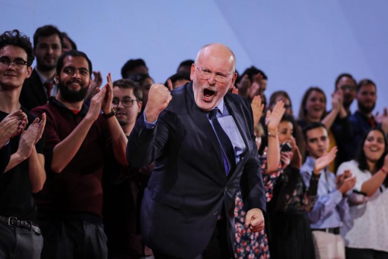 FRANS TIMMERMANS ELEGE COMBATE AO NACIONALISMO COMO PRIORIDADE PARA ELEIÇÕES