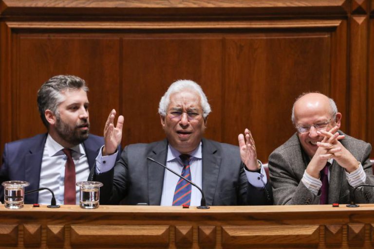 COSTA DIZ QUE SÓ “ILUMINAÇÃO DIVINA” JUSTIFICARIA RENEGOCIAÇÃO DO BREXIT