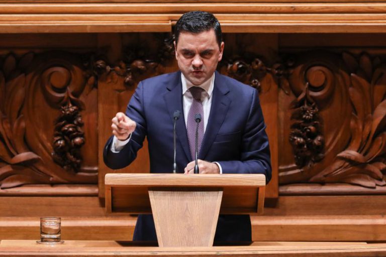 MINISTRO GARANTE RECUPERAÇÃO DE NAVIO EM FALTA NO SEIXAL “AINDA ESTA SEMANA”