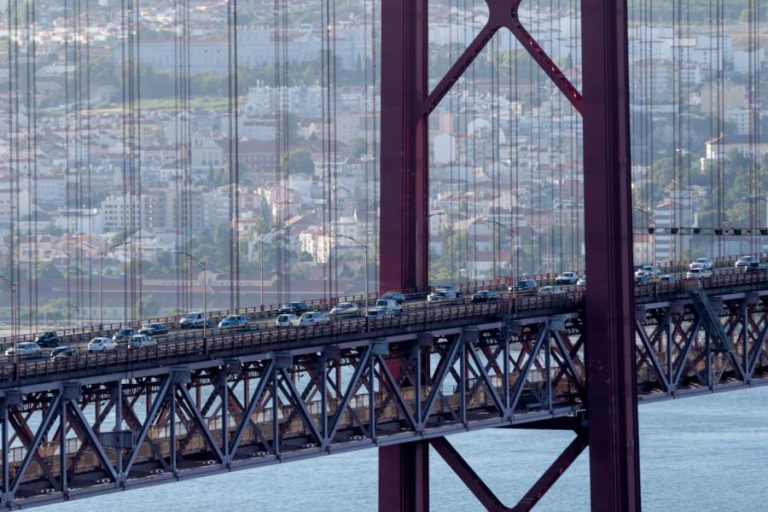 OBRAS NA PONTE 25 DE ABRIL LEVAM A CORTES TOTAIS NUM DOS SENTIDOS EM MAIO E OUTUBRO