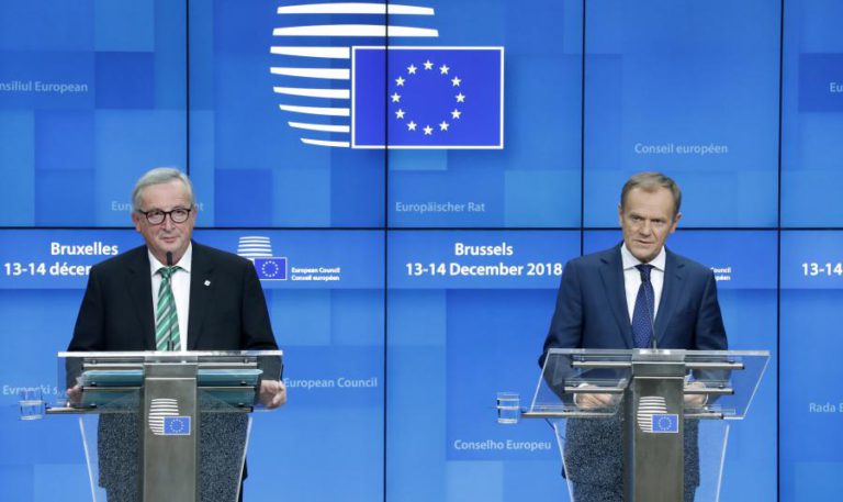 JUNCKER RECORDA ASSINATURA DO TRATADO DE MAASTRICHT, TUSK ATRIBUI-LHE O PESO DA REUNIFICAÇÃO DA ALEMANHA