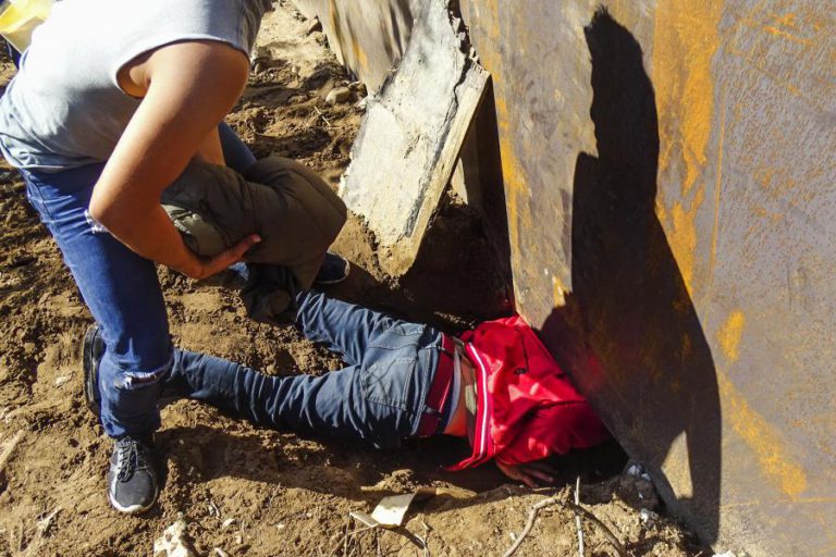 MILHARES DE CRIANÇAS CENTRO-AMERICANAS MIGRAM SOZINHAS PARA OS ESTADOS UNIDOS