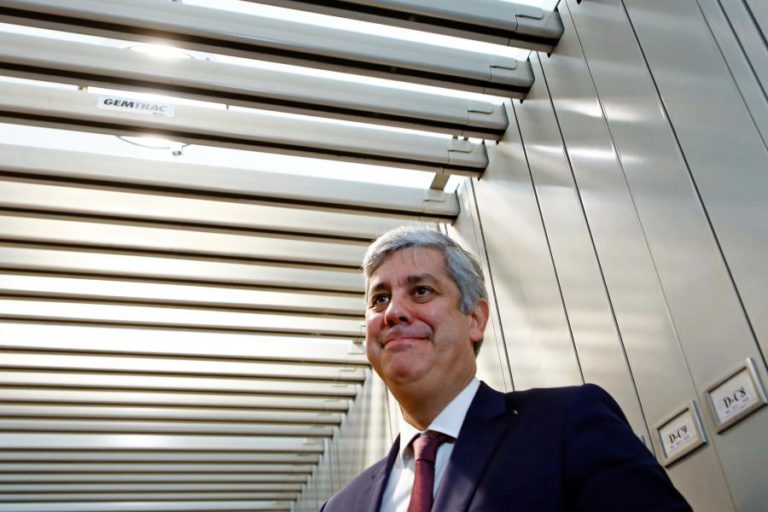 MINISTRO DAS FINANÇAS ADMITE REVER EM BAIXA META DO DÉFICE PARA 2018