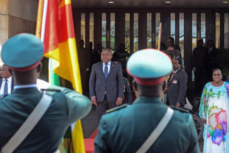 NYUSI CONDICIONA NOMEAÇÕES PARA FORÇAS ARMADAS A “PASSOS SUBSEQUENTES” DA RENAMO