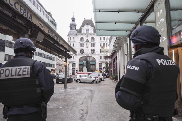 POLÍCIA AFASTA HIPÓTESE DE TERRORISMO EM TIROTEIO EM VIENA