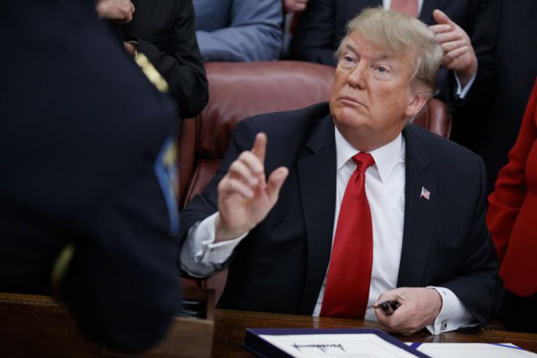 TRUMP DIZ QUE RESERVA FEDERAL É O ÚNICO PROBLEMA DA ECONOMIA AMERICANA