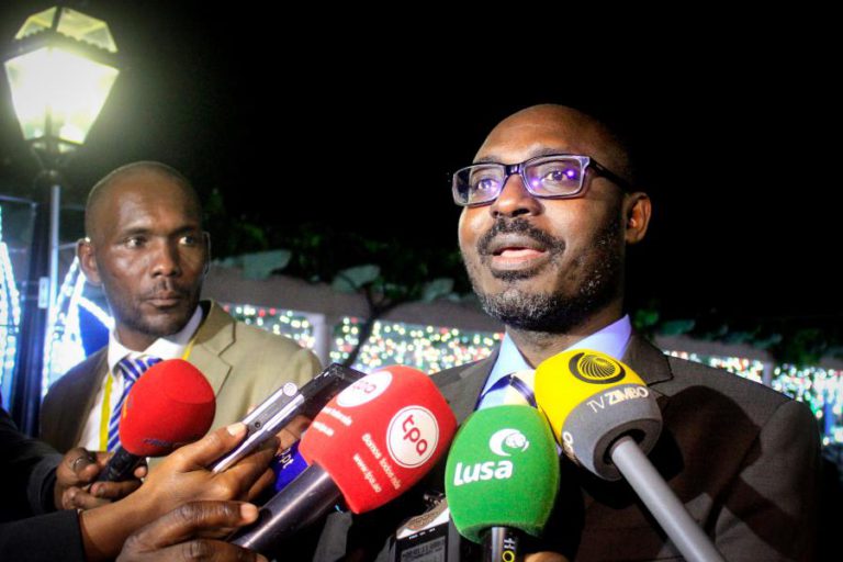 FUNDOS DESVIADOS DO ESTADO EM ANGOLA DEVEM SER INVENTARIADOS E DEVOLVIDOS