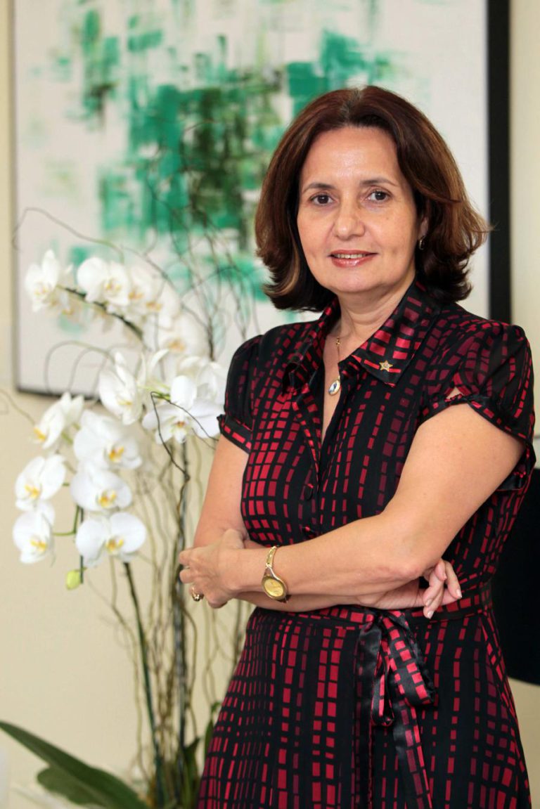 DEPUTADA LUSODESCENDENTE MARTHA ROCHA ALVO DE INCIDENTE COM DISPAROS NO RIO DE JANEIRO