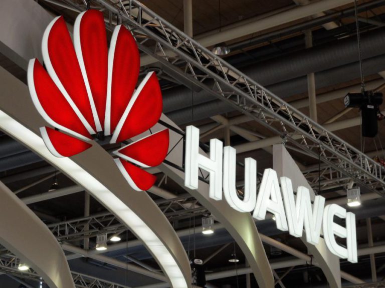 FUNDADOR DA HUAWEI NEGA QUE A EMPRESA SIRVA ESPIONAGEM CHINESA