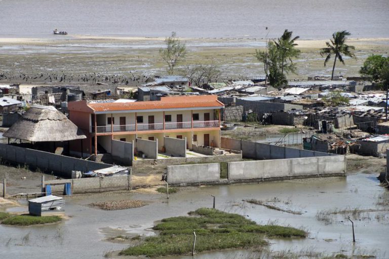 MUNICÍPIO MOÇAMBICANO DA BEIRA PROÍBE CULTOS RELIGIOSOS EM PRAIAS
