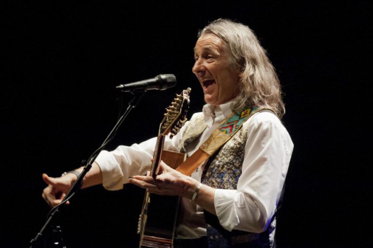 ANTIGO VOCALISTA DOS SUPERTRAMP E XUTOS & PONTAPÉS DÃO CONCERTOS NO ESTÁDIO DE LEIRIA