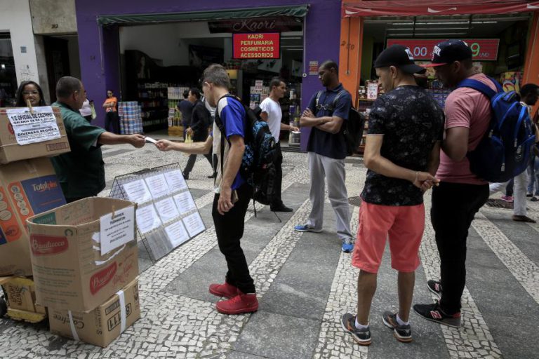 BRASIL TERMINOU 2018 COM 12,2 MILHÕES DE DESEMPREGADOS