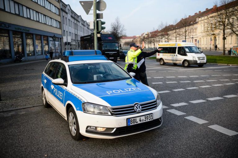 CINCO TRIBUNAIS ALEMÃES EVACUADOS APÓS AMEAÇA DE BOMBA