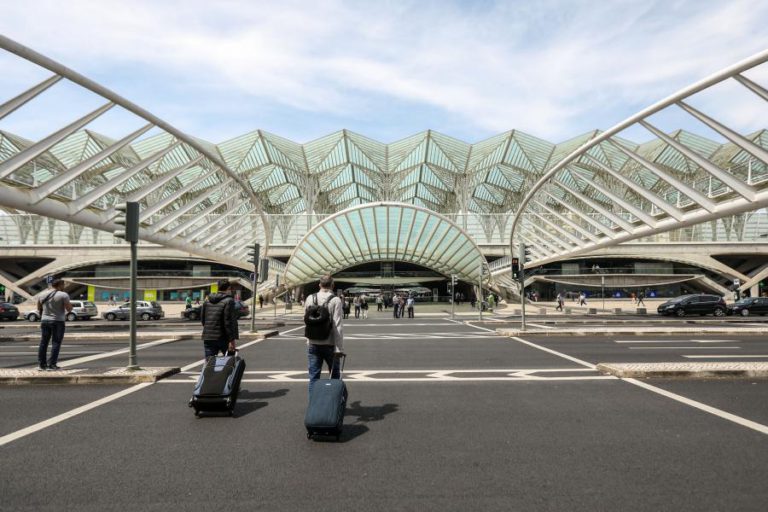 PSP ATUALIZA PARA DOIS O NÚMERO DE POLÍCIAS FERIDOS POR COMBOIO DURANTE RIXA EM LISBOA